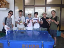 ���m������̊F����